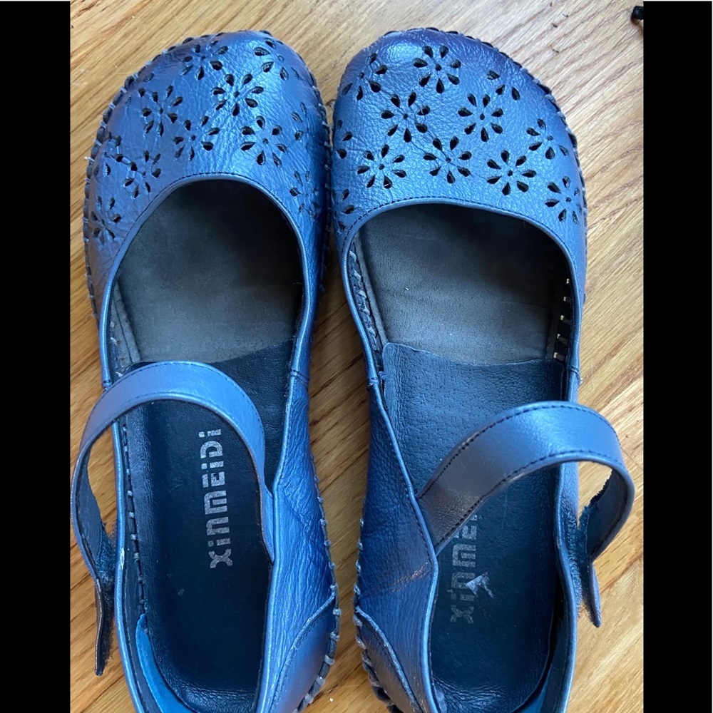 Blue baby doll flats